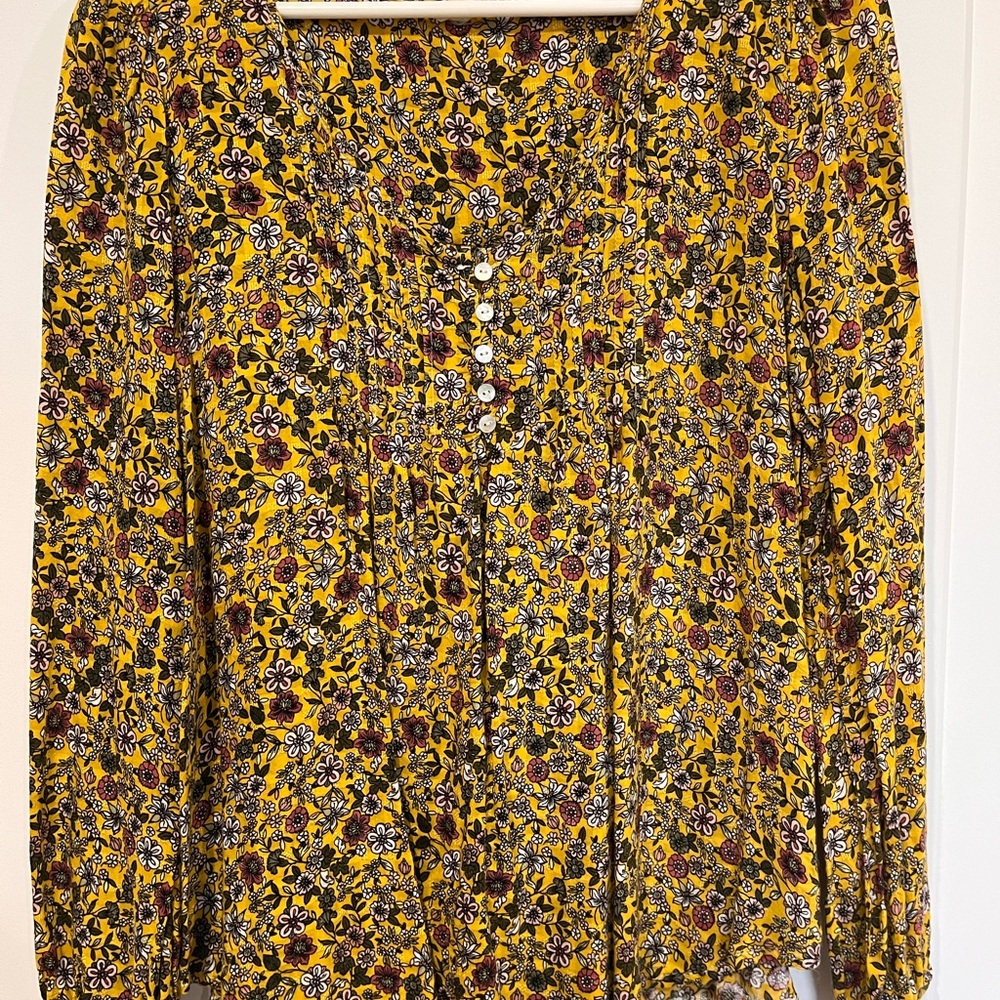 Yellow Long Sleeve Buttoned Pleated Blouse